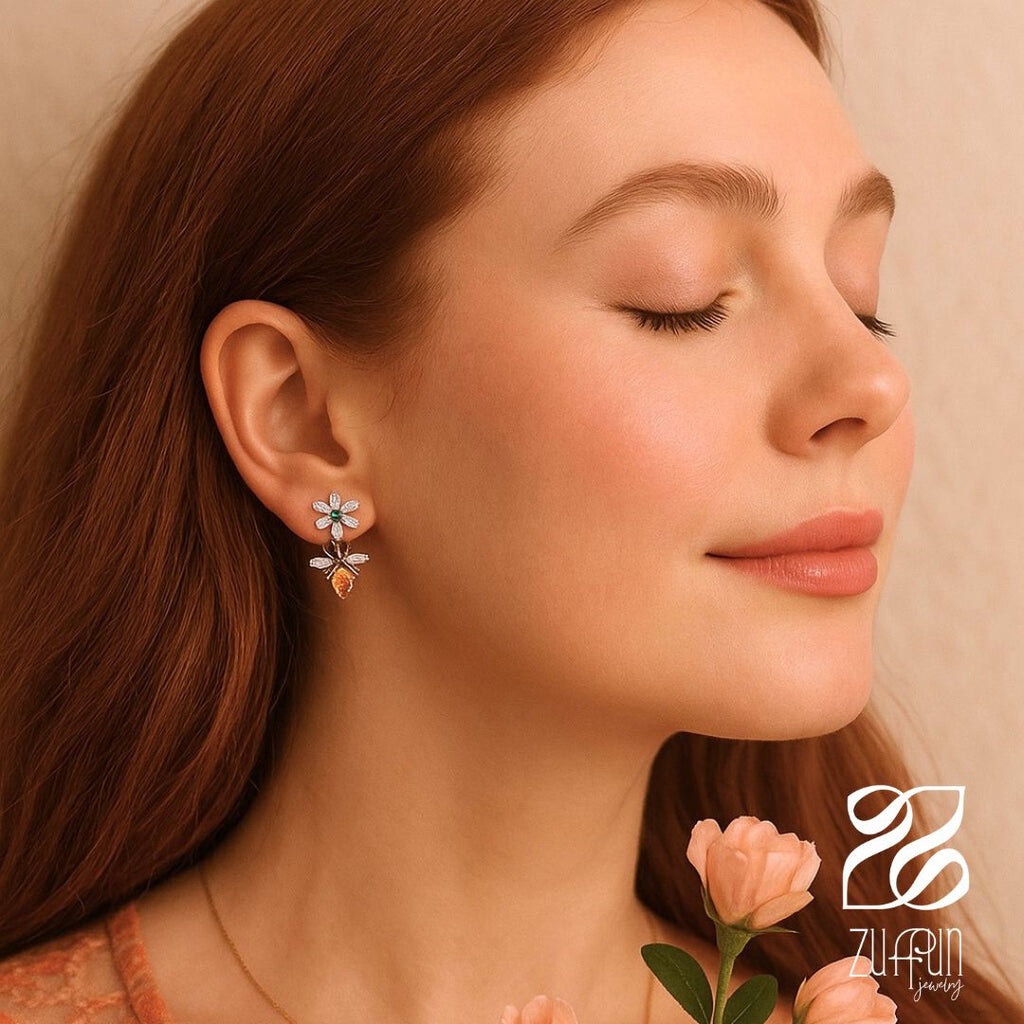 Daisy and the Bee Studs